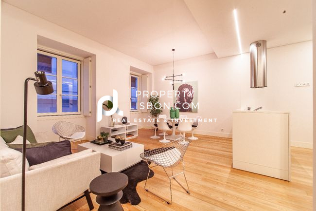 Main Photo of a 2 bedroom  Apartment for sale